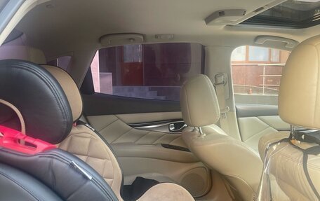 Infiniti Q70 I, 2015 год, 2 100 000 рублей, 11 фотография