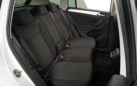 Volkswagen Tiguan II, 2018 год, 2 415 000 рублей, 7 фотография