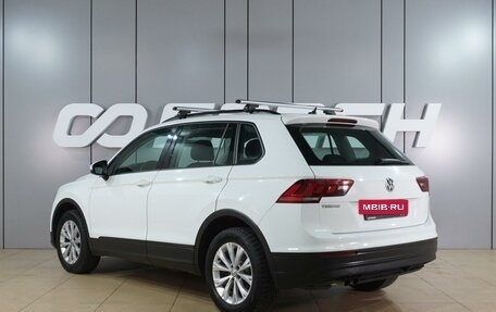 Volkswagen Tiguan II, 2018 год, 2 415 000 рублей, 2 фотография