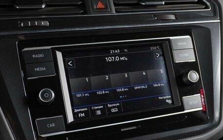 Volkswagen Tiguan II, 2018 год, 2 415 000 рублей, 14 фотография