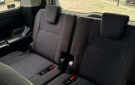 Toyota Noah III, 2018 год, 2 299 000 рублей, 14 фотография