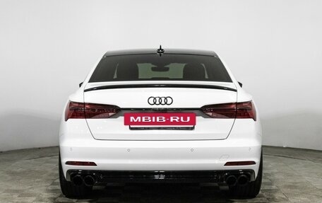 Audi A6, 2018 год, 4 300 000 рублей, 6 фотография