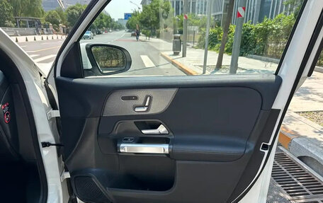 Mercedes-Benz GLB, 2021 год, 2 530 000 рублей, 27 фотография
