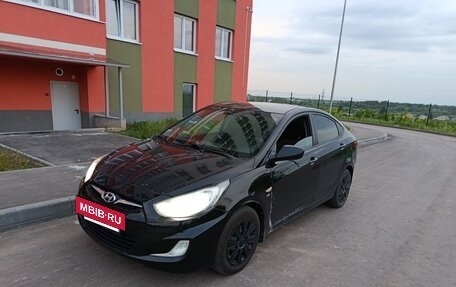 Hyundai Solaris II рестайлинг, 2011 год, 650 000 рублей, 8 фотография