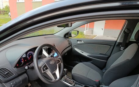 Hyundai Solaris II рестайлинг, 2011 год, 650 000 рублей, 31 фотография