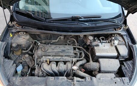 Hyundai Solaris II рестайлинг, 2011 год, 650 000 рублей, 29 фотография