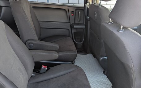 Honda Freed I, 2010 год, 950 000 рублей, 16 фотография