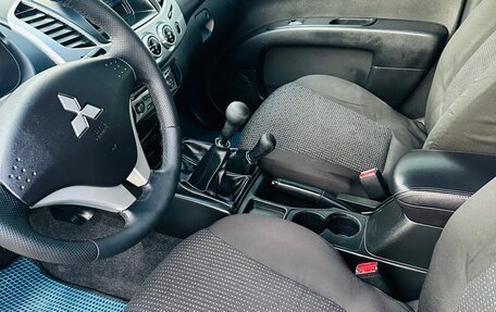 Mitsubishi L200 IV рестайлинг, 2013 год, 1 490 000 рублей, 14 фотография