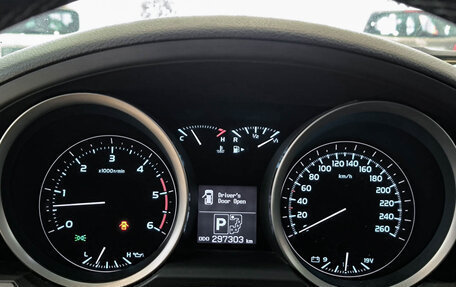 Toyota Land Cruiser 200, 2009 год, 2 970 000 рублей, 16 фотография