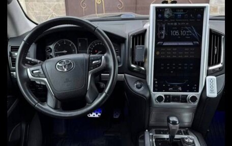 Toyota Land Cruiser 200, 2016 год, 5 700 000 рублей, 6 фотография