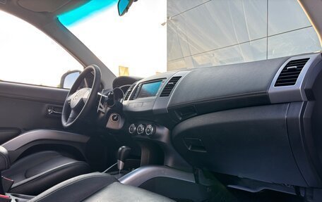 Mitsubishi Outlander III рестайлинг 3, 2012 год, 1 400 000 рублей, 15 фотография