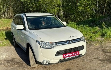 Mitsubishi Outlander III рестайлинг 3, 2013 год, 1 450 000 рублей, 7 фотография