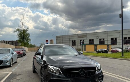 Mercedes-Benz E-Класс, 2017 год, 3 500 000 рублей, 4 фотография