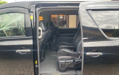 Toyota Vellfire I, 2013 год, 2 750 000 рублей, 10 фотография