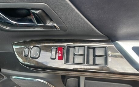 Toyota Vellfire I, 2013 год, 2 750 000 рублей, 9 фотография