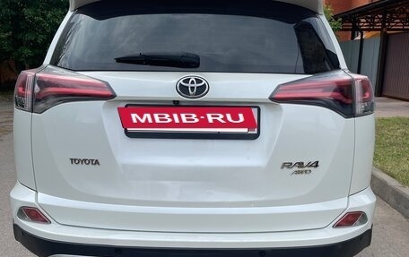 Toyota RAV4, 2016 год, 1 910 000 рублей, 4 фотография
