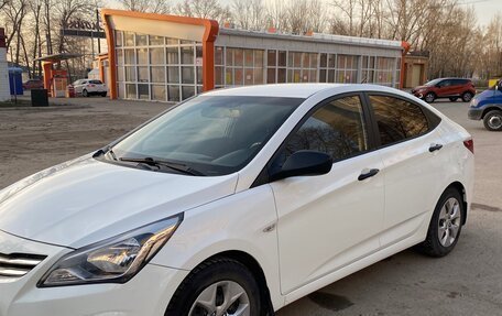 Hyundai Solaris II рестайлинг, 2014 год, 950 000 рублей, 3 фотография