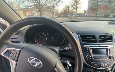 Hyundai Solaris II рестайлинг, 2014 год, 950 000 рублей, 10 фотография