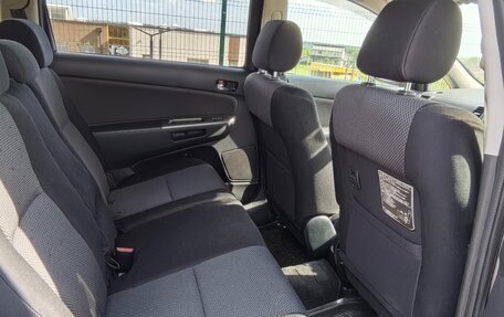 Toyota Wish II, 2005 год, 900 000 рублей, 10 фотография