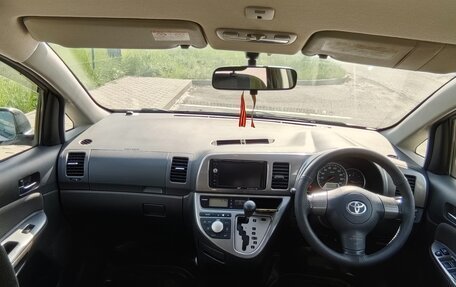 Toyota Wish II, 2005 год, 900 000 рублей, 11 фотография