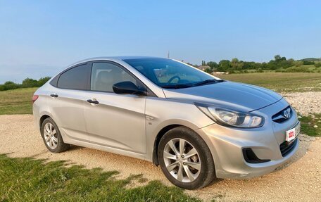 Hyundai Solaris II рестайлинг, 2013 год, 801 000 рублей, 2 фотография
