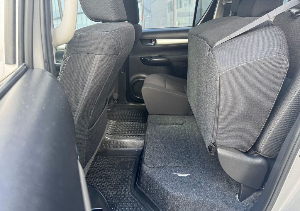 Toyota Hilux, 2020 год, 5 490 000 рублей, 19 фотография
