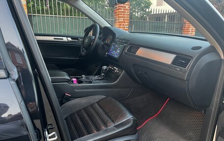Volkswagen Touareg III, 2011 год, 1 590 000 рублей, 17 фотография