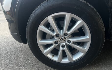 Volkswagen Touareg III, 2011 год, 1 590 000 рублей, 21 фотография