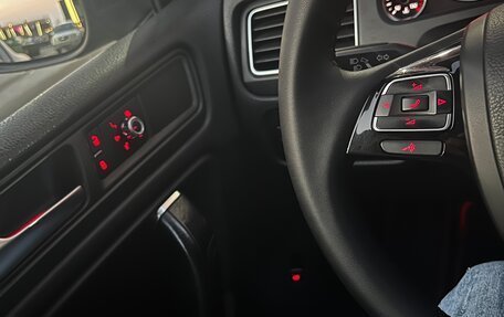 Volkswagen Touareg III, 2011 год, 1 590 000 рублей, 28 фотография