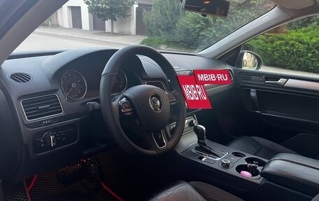 Volkswagen Touareg III, 2011 год, 1 590 000 рублей, 12 фотография