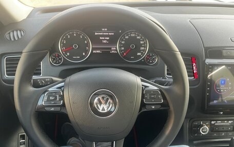 Volkswagen Touareg III, 2011 год, 1 590 000 рублей, 37 фотография