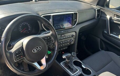 KIA Sportage IV рестайлинг, 2017 год, 2 000 000 рублей, 2 фотография