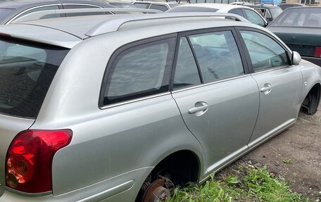 Toyota Avensis III рестайлинг, 2005 год, 333 000 рублей, 3 фотография