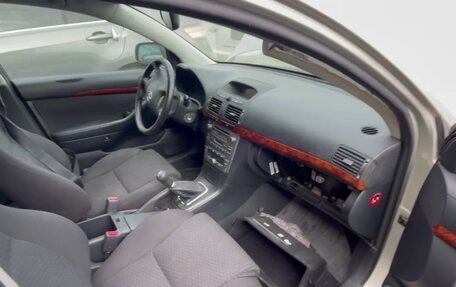 Toyota Avensis III рестайлинг, 2005 год, 333 000 рублей, 14 фотография