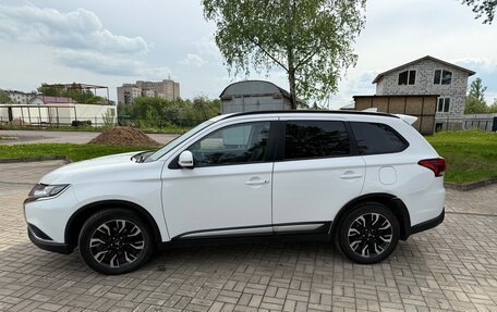 Mitsubishi Outlander III рестайлинг 3, 2021 год, 3 200 000 рублей, 2 фотография