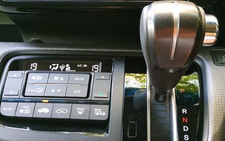 Honda Stepwgn IV, 2015 год, 2 380 000 рублей, 15 фотография