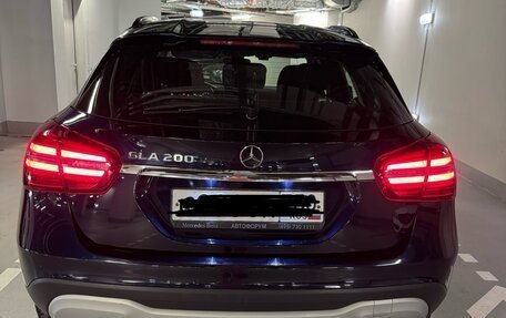 Mercedes-Benz GLA, 2018 год, 1 780 000 рублей, 3 фотография