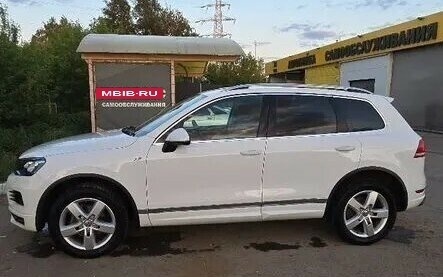 Volkswagen Touareg III, 2013 год, 2 450 000 рублей, 4 фотография