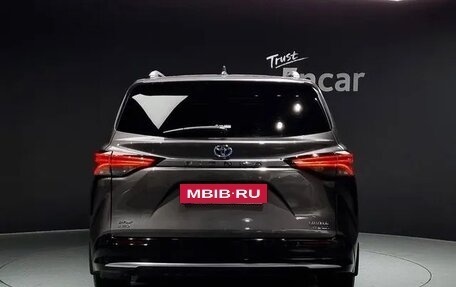 Toyota Sienna, 2024 год, 6 000 000 рублей, 4 фотография