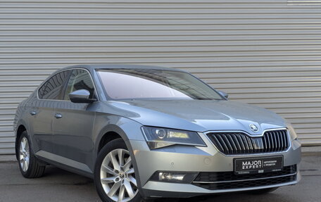 Skoda Superb III рестайлинг, 2018 год, 1 750 000 рублей, 3 фотография