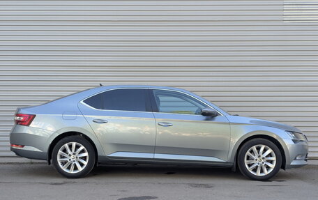 Skoda Superb III рестайлинг, 2018 год, 1 750 000 рублей, 4 фотография