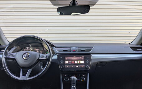 Skoda Superb III рестайлинг, 2018 год, 1 750 000 рублей, 13 фотография