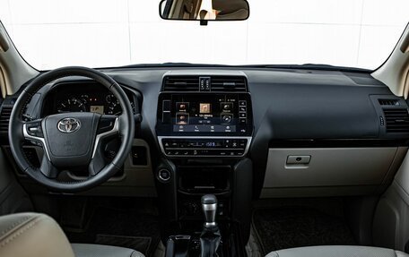 Toyota Land Cruiser Prado 150 рестайлинг 2, 2022 год, 7 320 000 рублей, 11 фотография