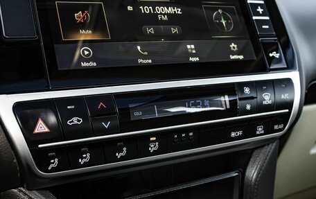 Toyota Land Cruiser Prado 150 рестайлинг 2, 2022 год, 7 320 000 рублей, 22 фотография