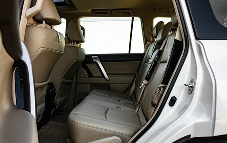 Toyota Land Cruiser Prado 150 рестайлинг 2, 2022 год, 7 320 000 рублей, 19 фотография