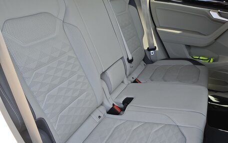 Volkswagen Touareg III, 2020 год, 5 850 000 рублей, 8 фотография