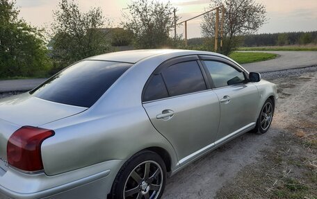 Toyota Avensis III рестайлинг, 2004 год, 600 000 рублей, 5 фотография
