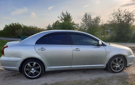 Toyota Avensis III рестайлинг, 2004 год, 600 000 рублей, 4 фотография