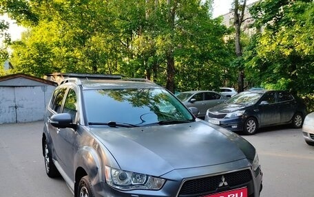 Mitsubishi Outlander III рестайлинг 3, 2011 год, 910 000 рублей, 1 фотография