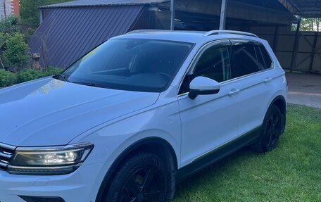 Volkswagen Tiguan II, 2020 год, 2 450 000 рублей, 2 фотография
